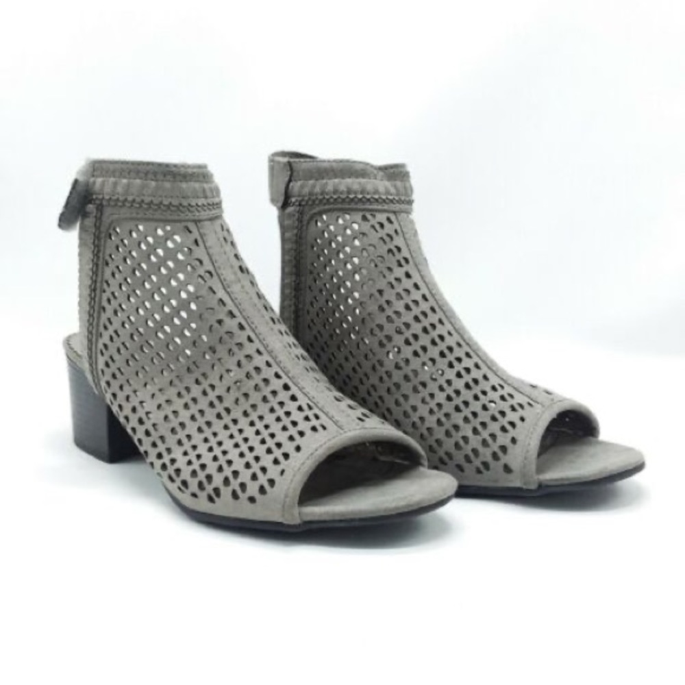 Heels shoes grey and black with pattern